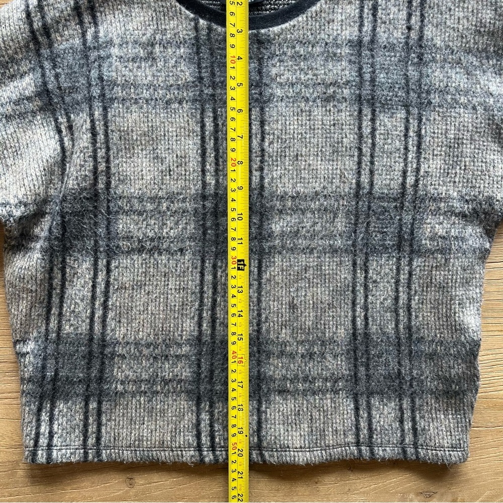 TopShop y2k Gray Plaid Knit Sweater, Size US6 - Picture 8 of 9